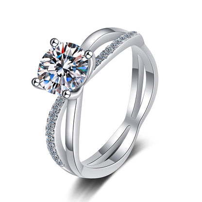 [AM]ELEGANT 4-PRONG CROSSOVER MOISSANITE ENGAGEMENT RING