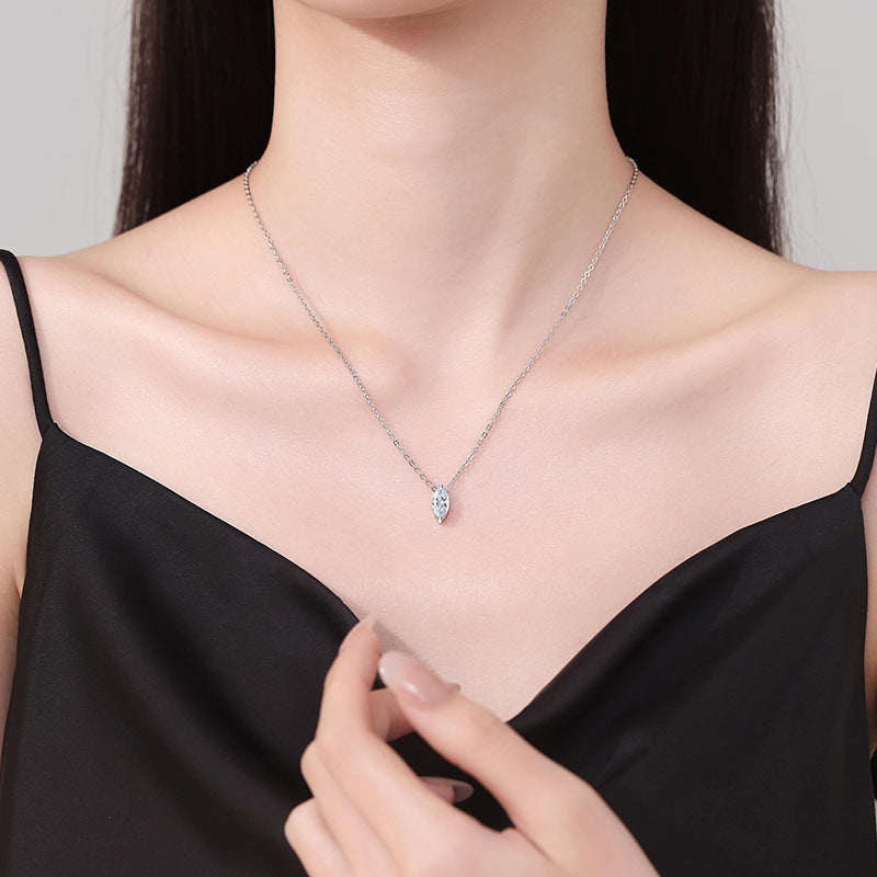 [AM]SOPHISTICATED MARQUISE-CUT MOISSANITE PENDANT NECKLACE
