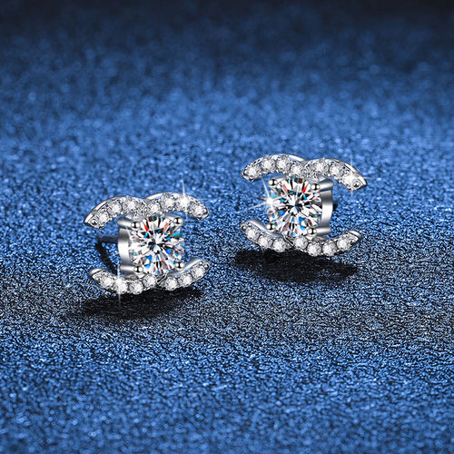 [AM]CHIC INTERLOCKING DOUBLE-C MOISSANITE STUD EARRINGS