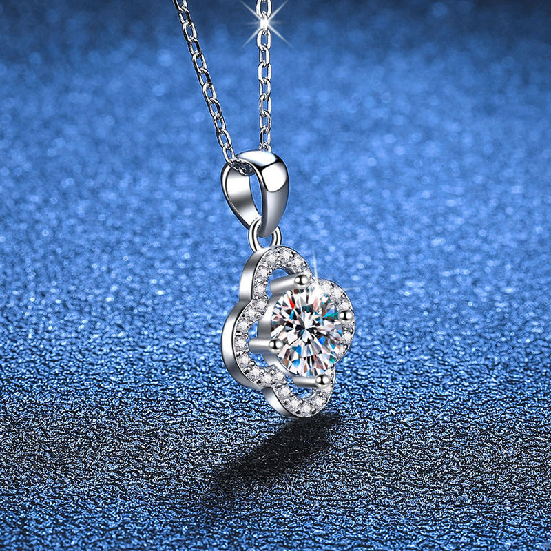 [AM]CLASSIC CLOVER MOISSANITE PENDANT NECKLACE