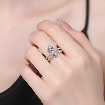 [AM]ELEGANT DOUBLE-TWISTED MOISSANITE RING