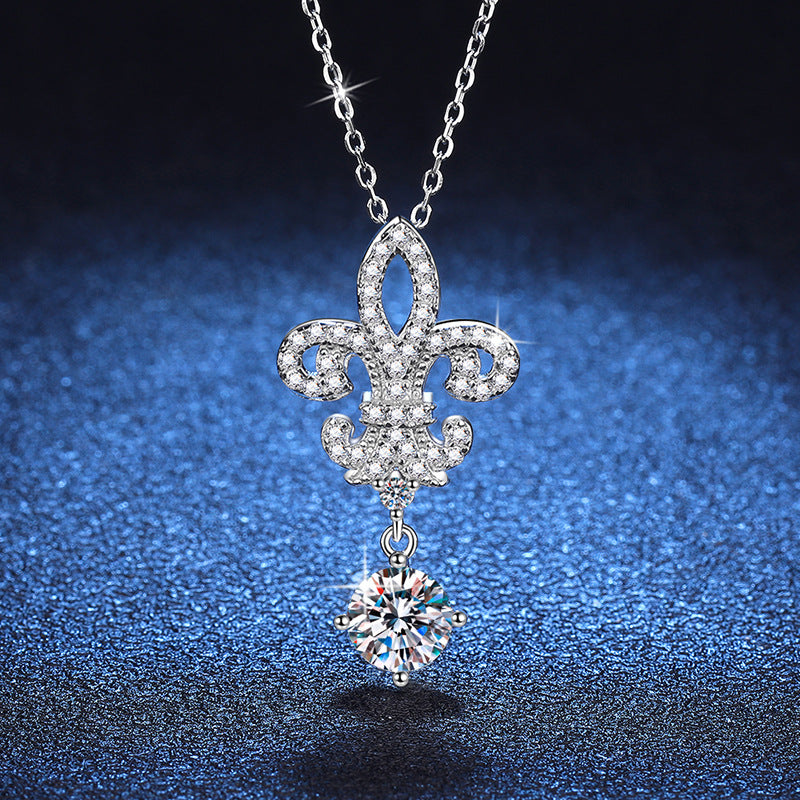 [AM]ROYAL FLEUR-DE-LIS MOISSANITE PENDANT NECKLACE