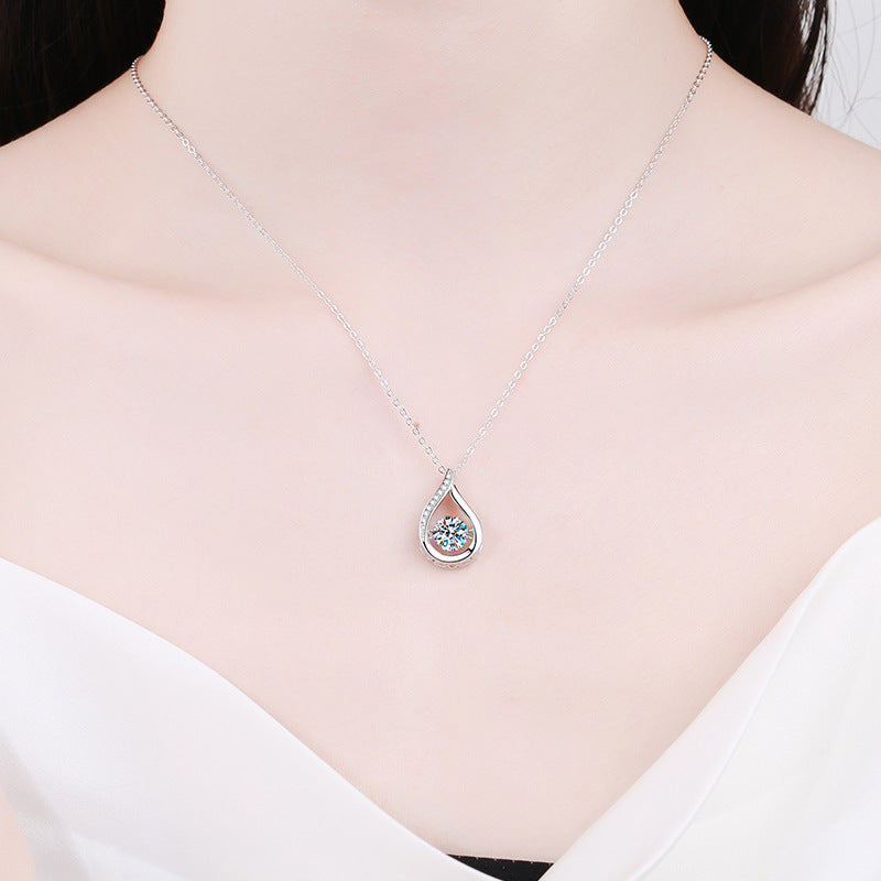 [AM]DANCING WATER DROP MOISSANITE NECKLACE