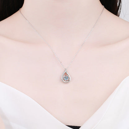 [AM]DANCING WATER DROP MOISSANITE NECKLACE