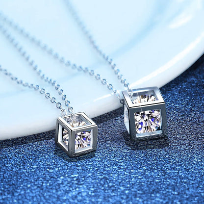 [AM]GEOMETRIC SUGAR-CUBE MOISSANITE NECKLACE