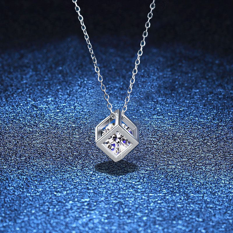 [AM]GEOMETRIC SUGAR-CUBE MOISSANITE NECKLACE