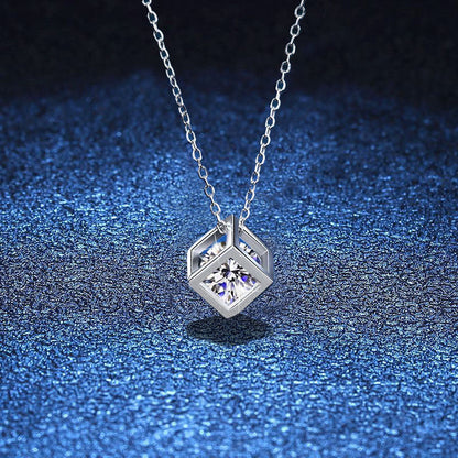 [AM]GEOMETRIC SUGAR-CUBE MOISSANITE NECKLACE