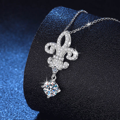 [AM]ROYAL FLEUR-DE-LIS MOISSANITE PENDANT NECKLACE