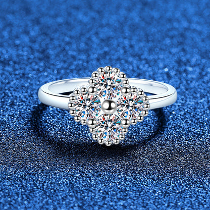 [AM]ELEGANT FOUR-LEAF CLOVER MOISSANITE RING