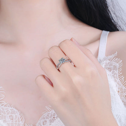 [AM]ELEGANT 4-PRONG CROSSOVER MOISSANITE ENGAGEMENT RING