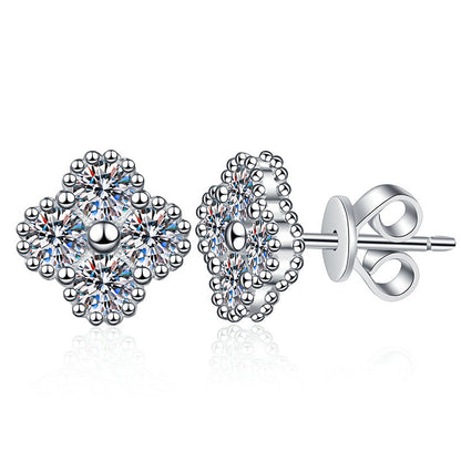 [AM]ELEGANT FOUR-LEAF CLOVER MOISSANITE STUD EARRINGS