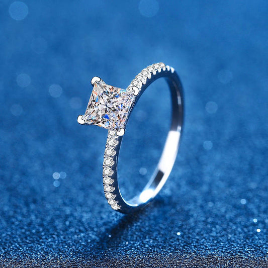 [AM]ELEGANT PRINCESS CUT MOISSANITE ENGAGEMENT RING