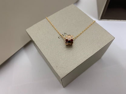 [AM]BEE LOVE DIAMOND NECKLACE