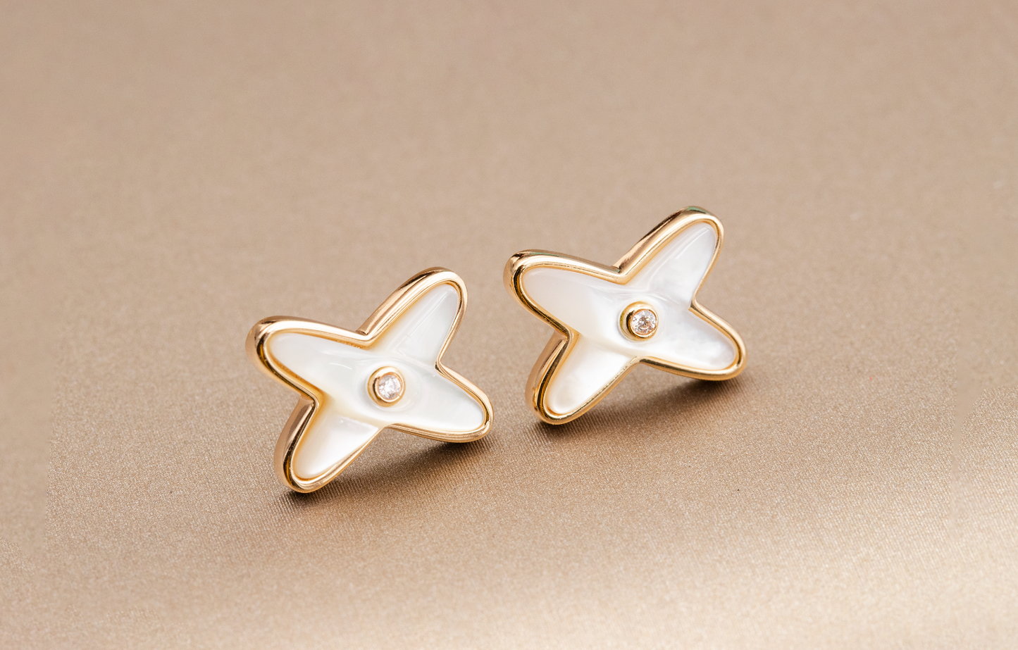 [AM]JEUX DE WHITE MOP ROSE GOLD DIAMOND EARRINGS