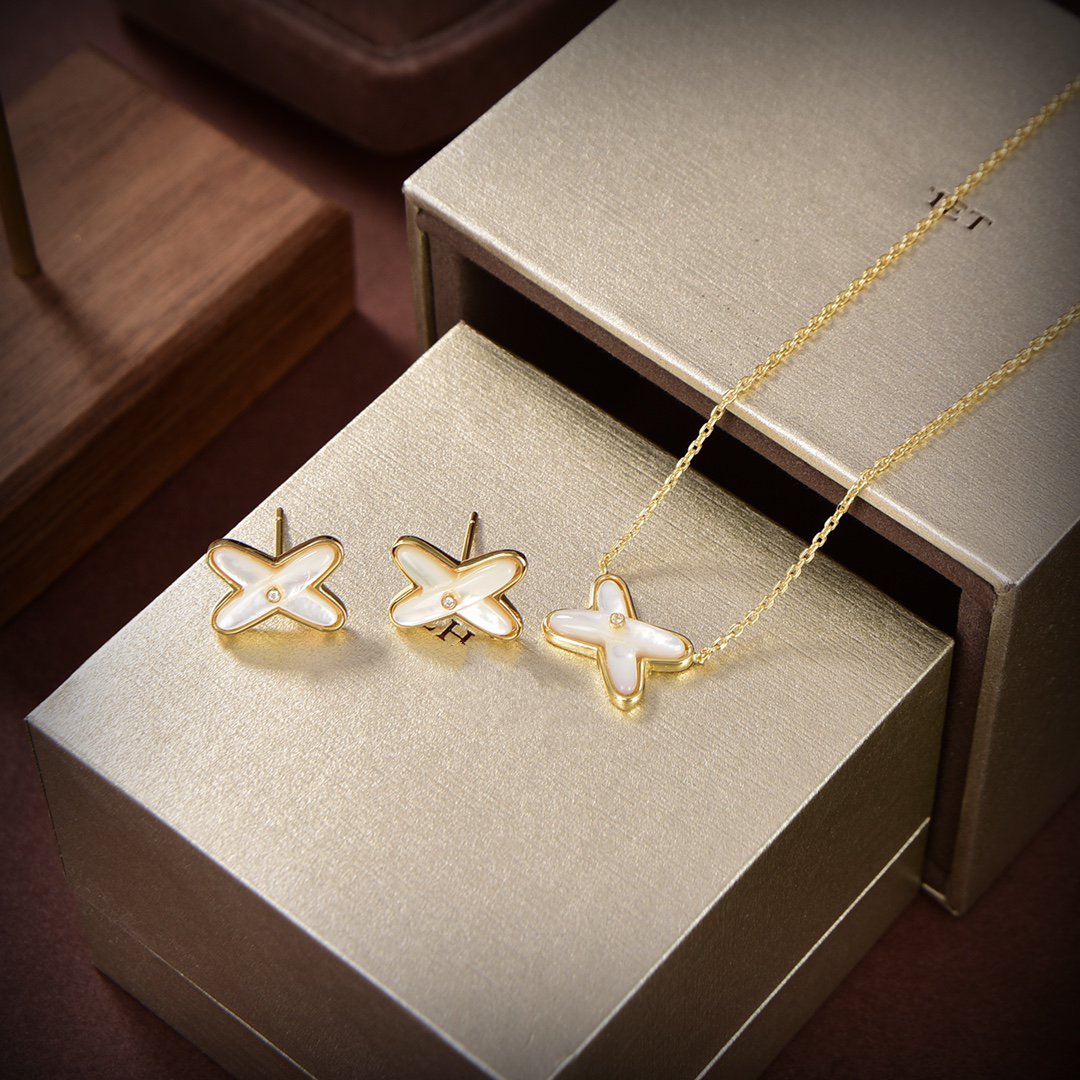 [AM]JEUX DE WHITE MOP GOLD DIAMOND EARRINGS