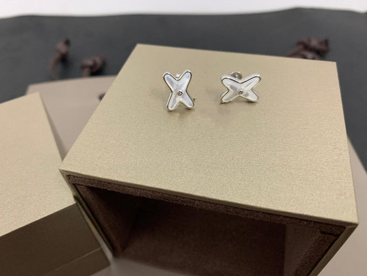 [AM]JEUX DE WHITE MOP SILVER DIAMOND EARRINGS