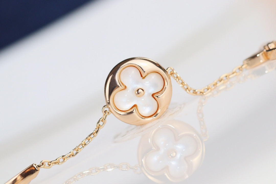 [AM]LEAF CLOVER BRACELET