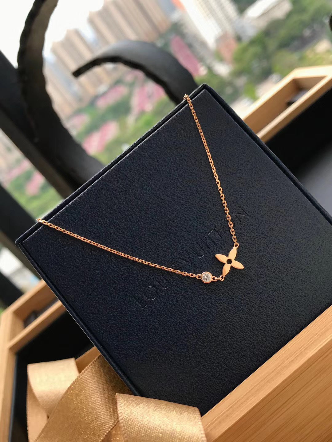 [AM]BLOSSOM PENDANT ROSE GOLD AND DIAMOND
