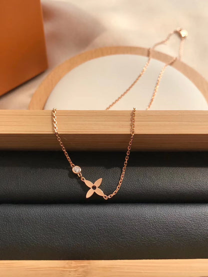 [AM]BLOSSOM PENDANT ROSE GOLD AND DIAMOND
