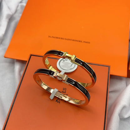 [AM]CLASSIC HM CLIC BLACK 8MM ENAMEL BRACELET