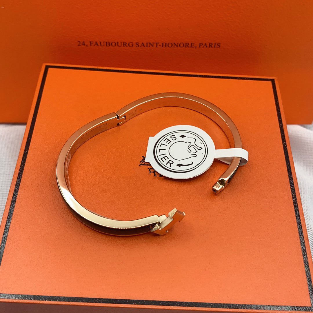 [AM]CLASSIC HM CLIC BLACK 8MM ENAMEL BRACELET