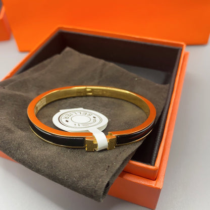 [AM]CLASSIC HM CLIC BLACK 8MM ENAMEL BRACELET