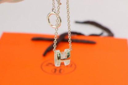 [AM]HM NECKLACE H LETTER OVAL SERIES