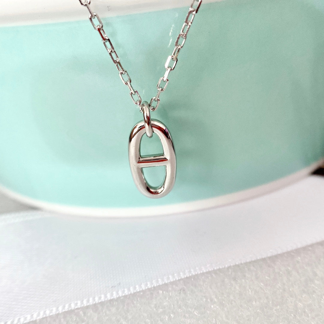 [AM]HM PIG NOSE NECKLACE