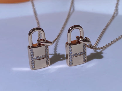 [AM]HM ADVANCED NICHE LOCK HEAD NECKLACE DIAMONDS