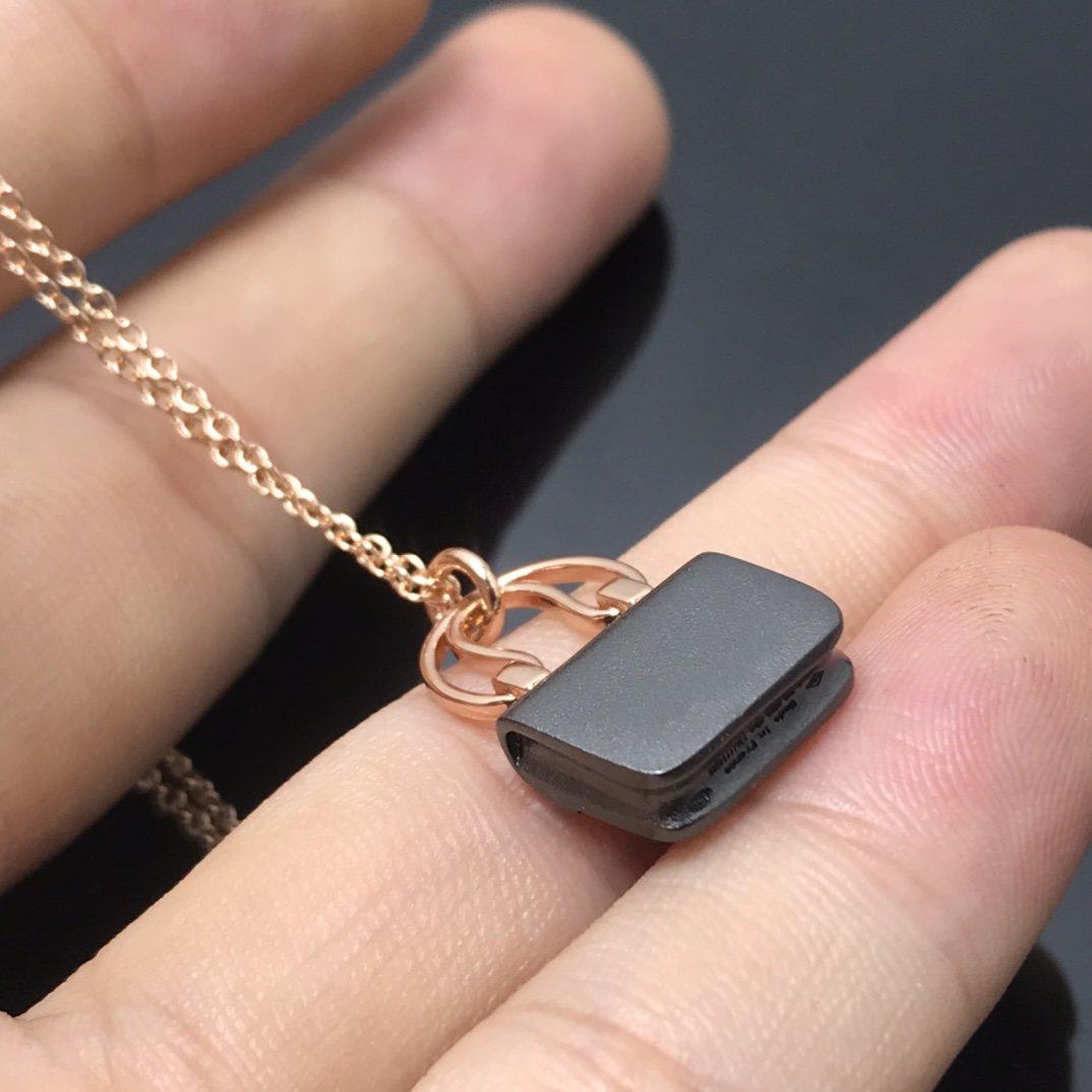 [AM]WOMEN'S HM AMULETTES CONSTANCE PENDANT NECKLACE
