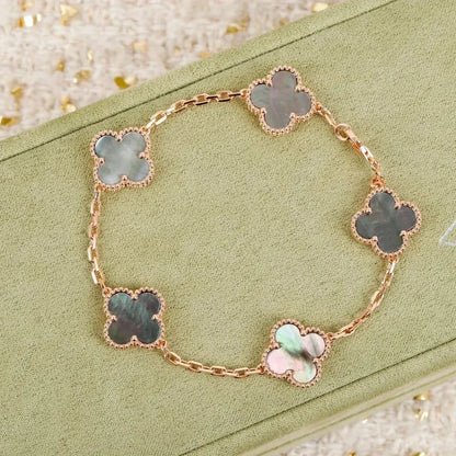 [AM]LUCKY CLOVER 5-MOTIF BRACELET - GREY MOTHER-OF-PEARL COLLECTION