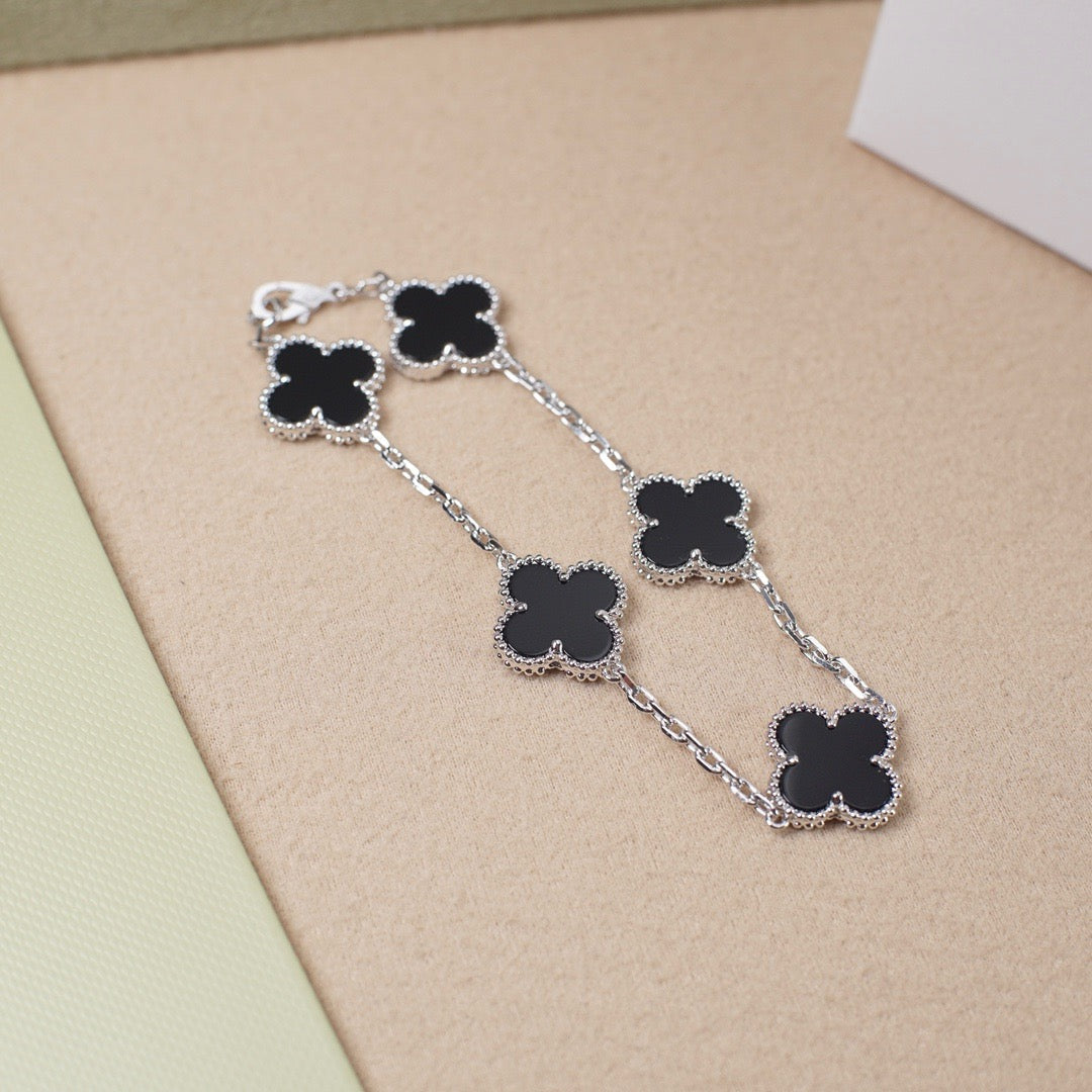 [AM]LUCKY CLOVER 5-MOTIF BRACELET - BLACK OXNY COLLECTION
