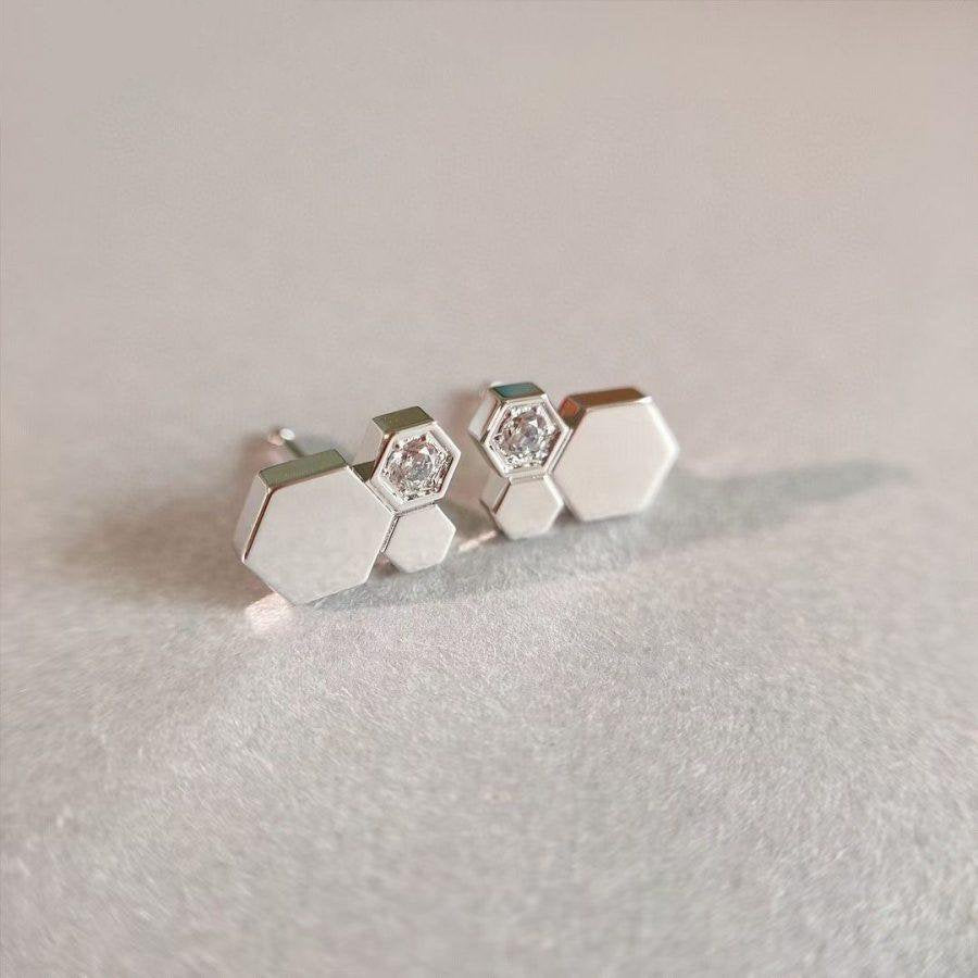 [AM]BEE LOVE SILVER DIAMOND EARRINGS