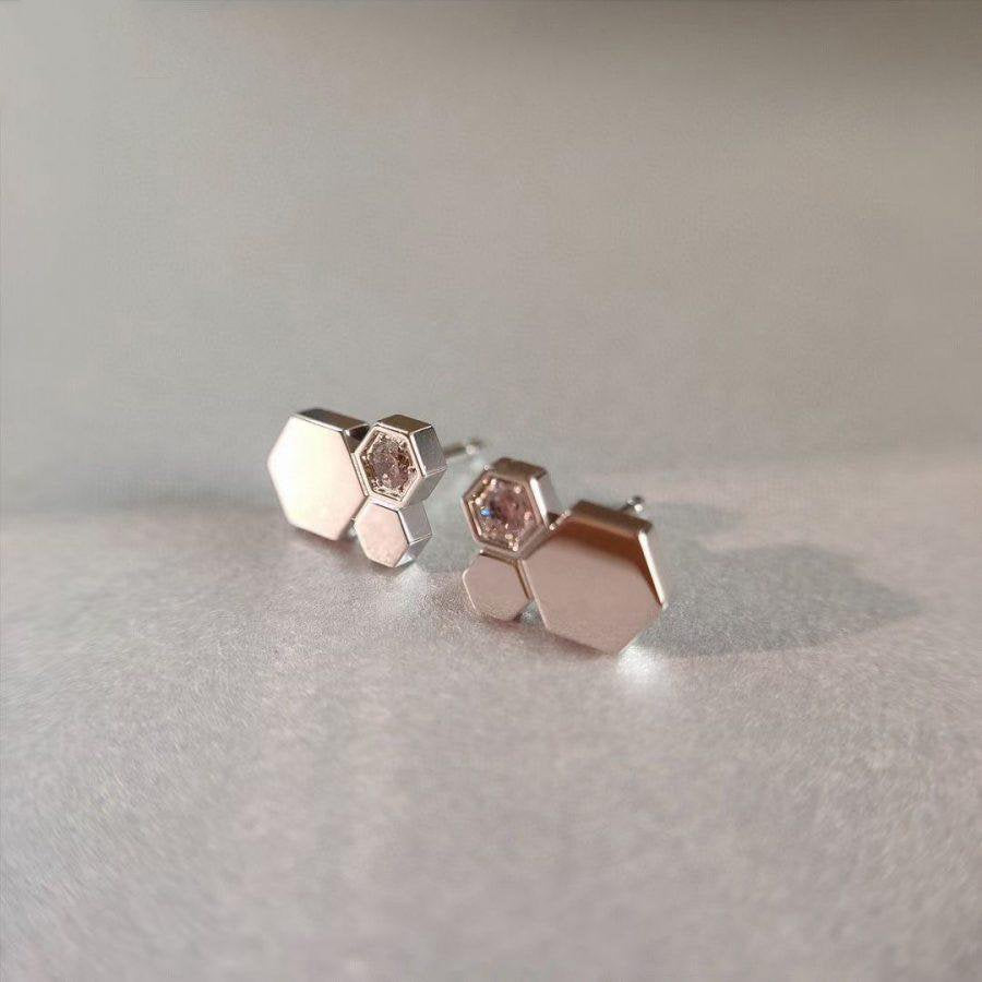 [AM]BEE LOVE SILVER DIAMOND EARRINGS