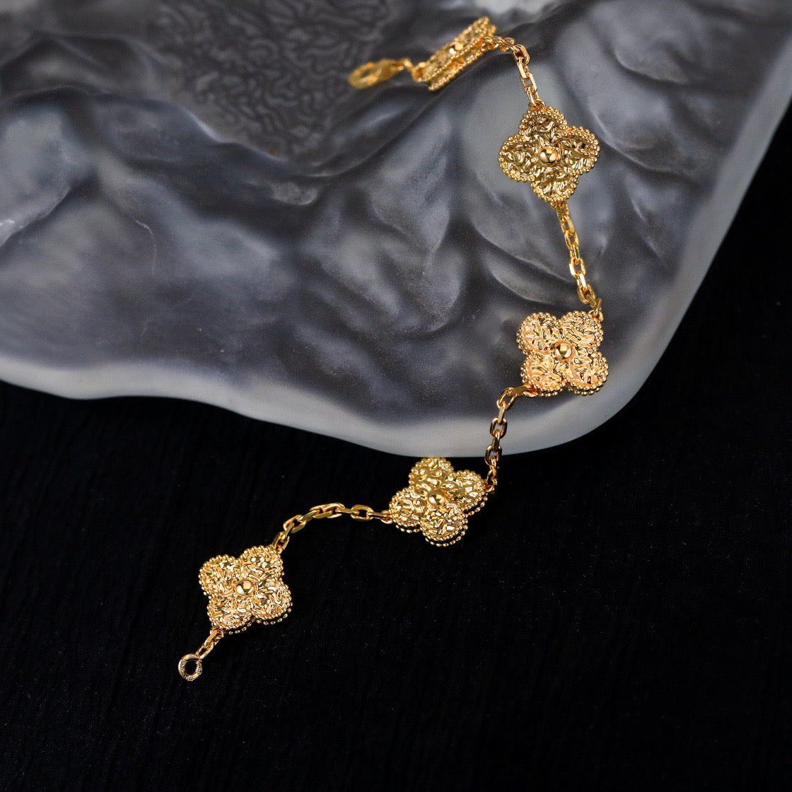 [AM]LUCKY CLOVER 5-MOTIF BRACELET - BRONZING