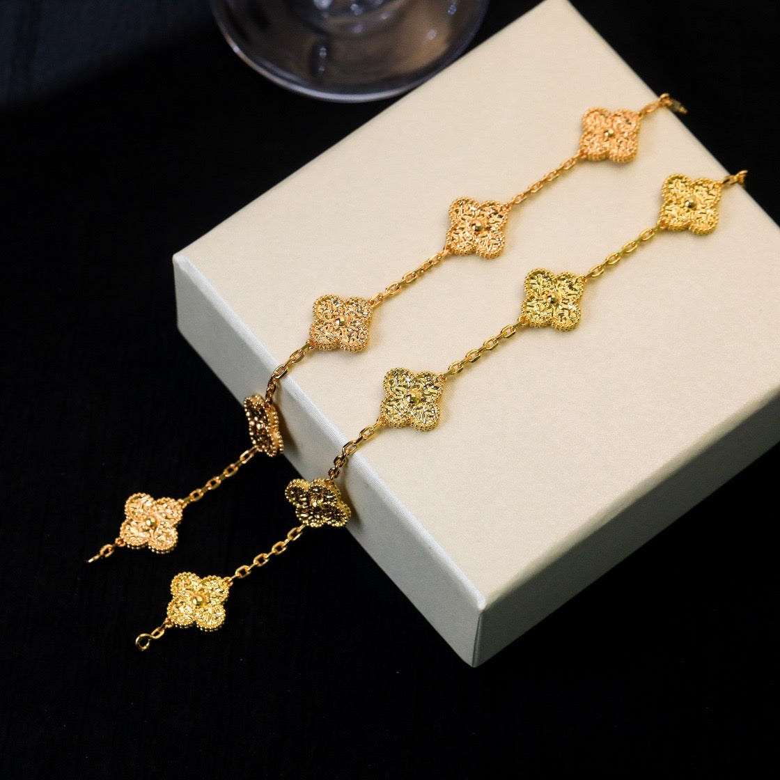 [AM]LUCKY CLOVER 5-MOTIF BRACELET - BRONZING