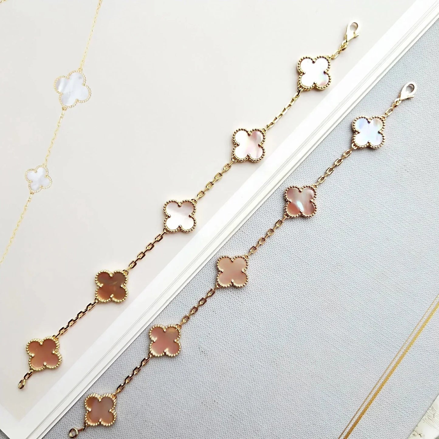 [AM]LUCKY CLOVER 5-MOTIF BRACELET - PINK MOTHER-OF-PEARL COLLECTION