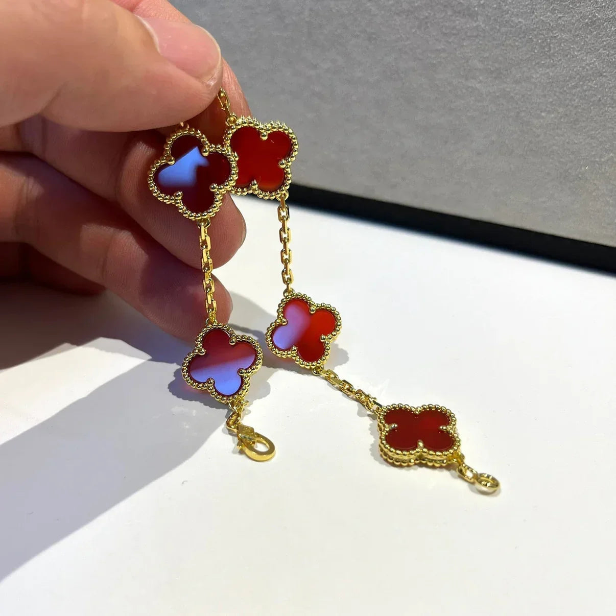 [AM]LUCKY CLOVER 5-MOTIF BRACELET - RED CARNELIAN COLLECTION