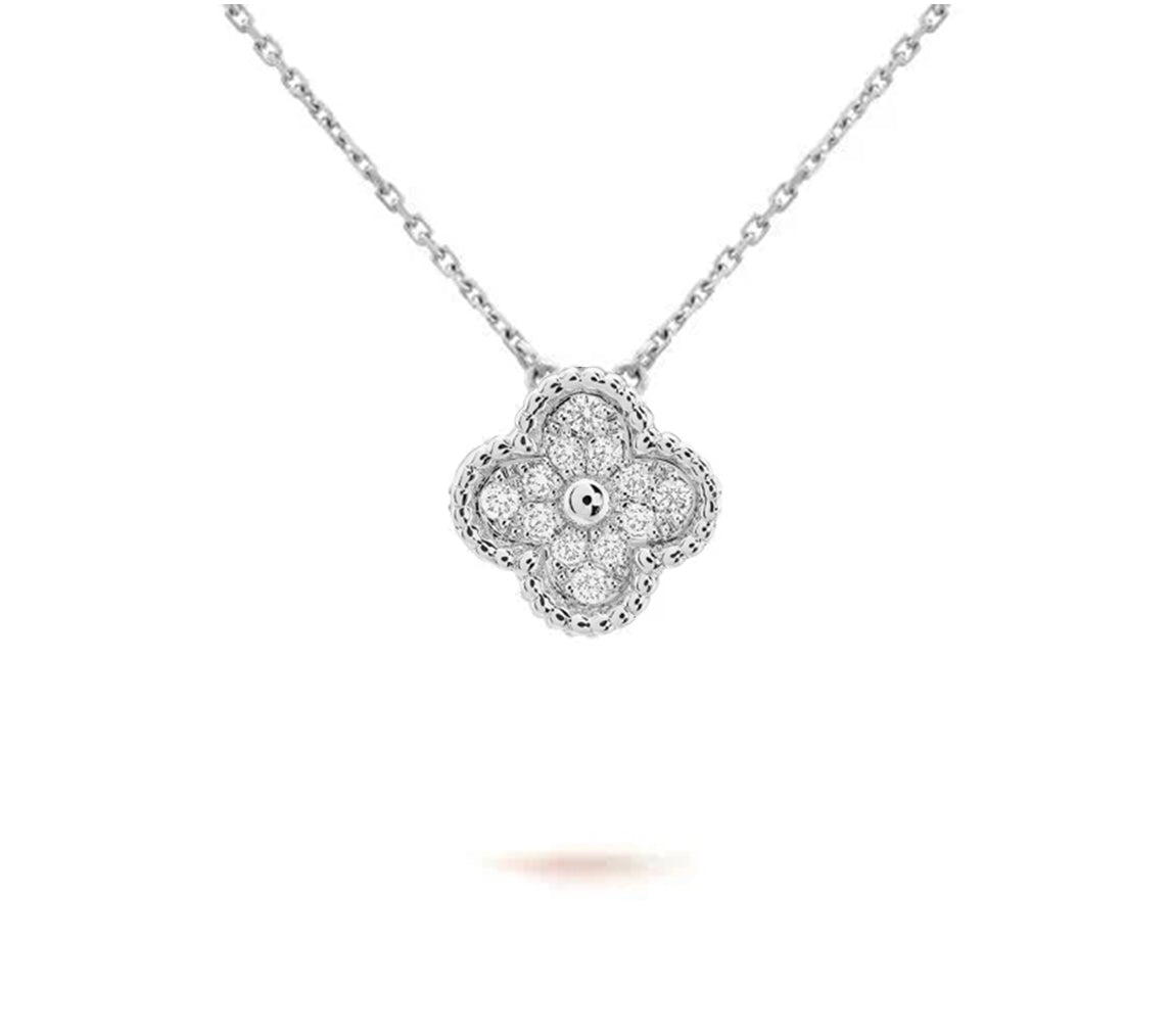 [AM]15MM CLOVER FLOWER PENDANT NECKLACE WHITE GOLD COLLECTION
