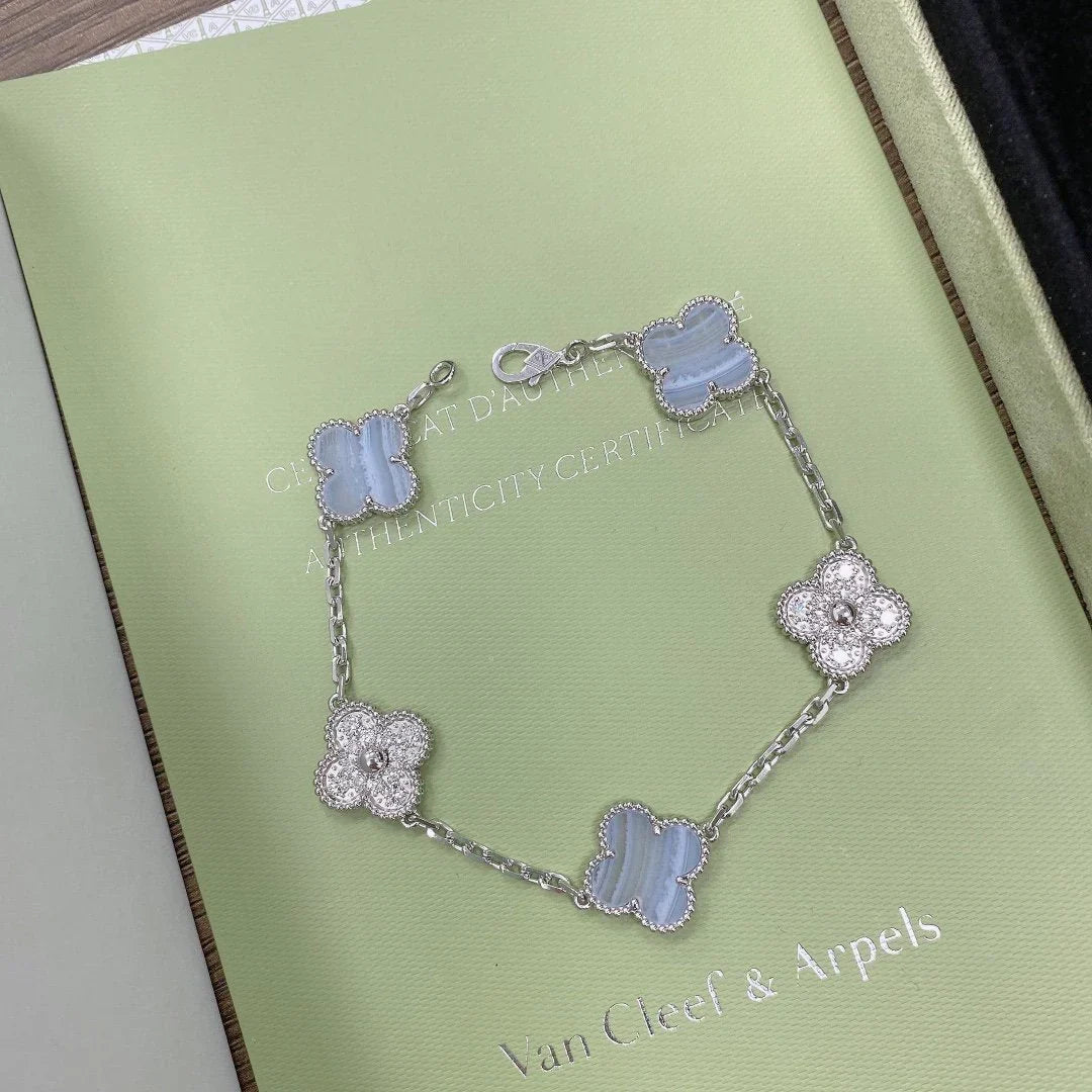 [AM]LUCKY CLOVER 5-MOTIF BRACELET - PURPLE CHALCEDONY COLLECTION