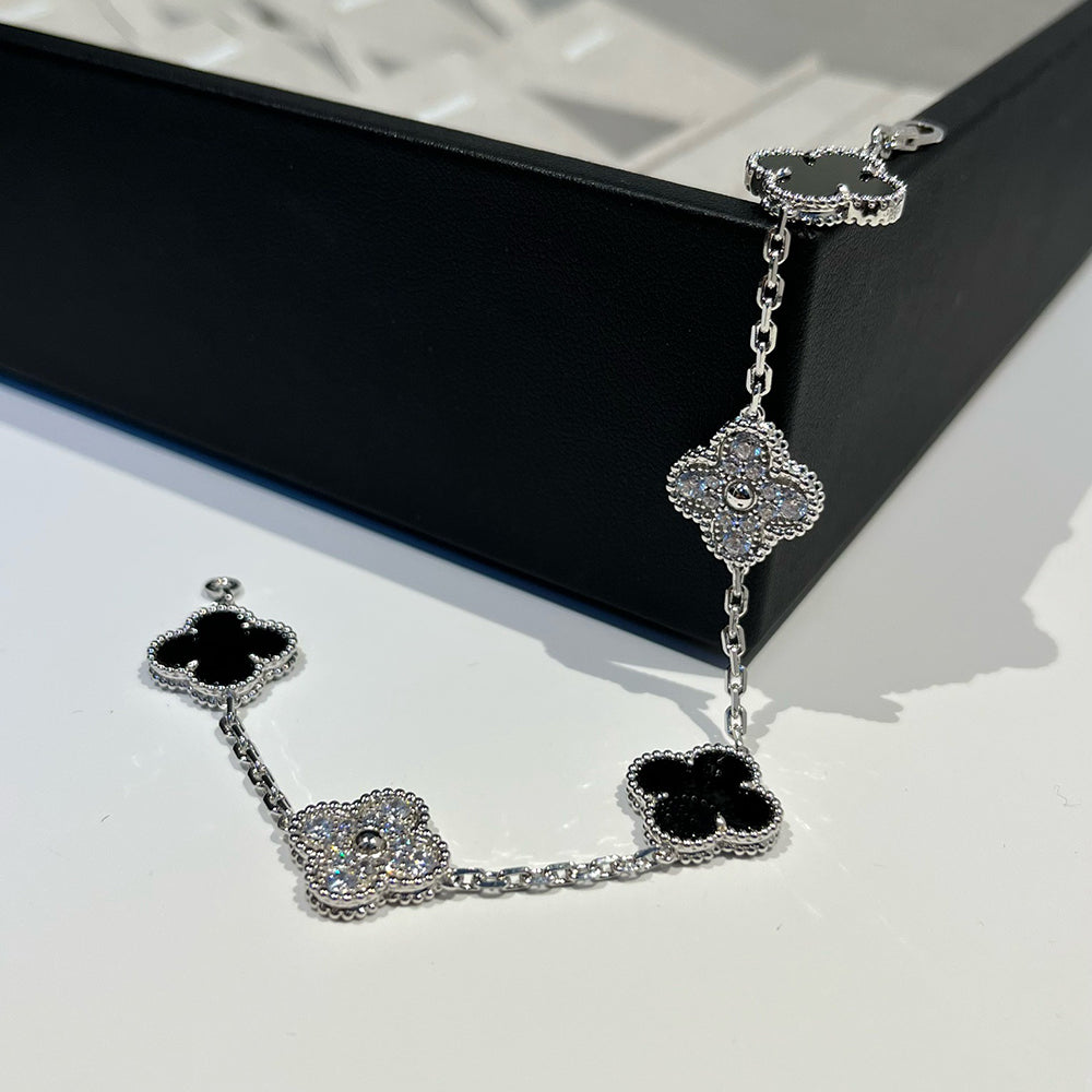 [AM]LUCKY CLOVER 5-MOTIF BRACELET - BLACK OXNY COLLECTION