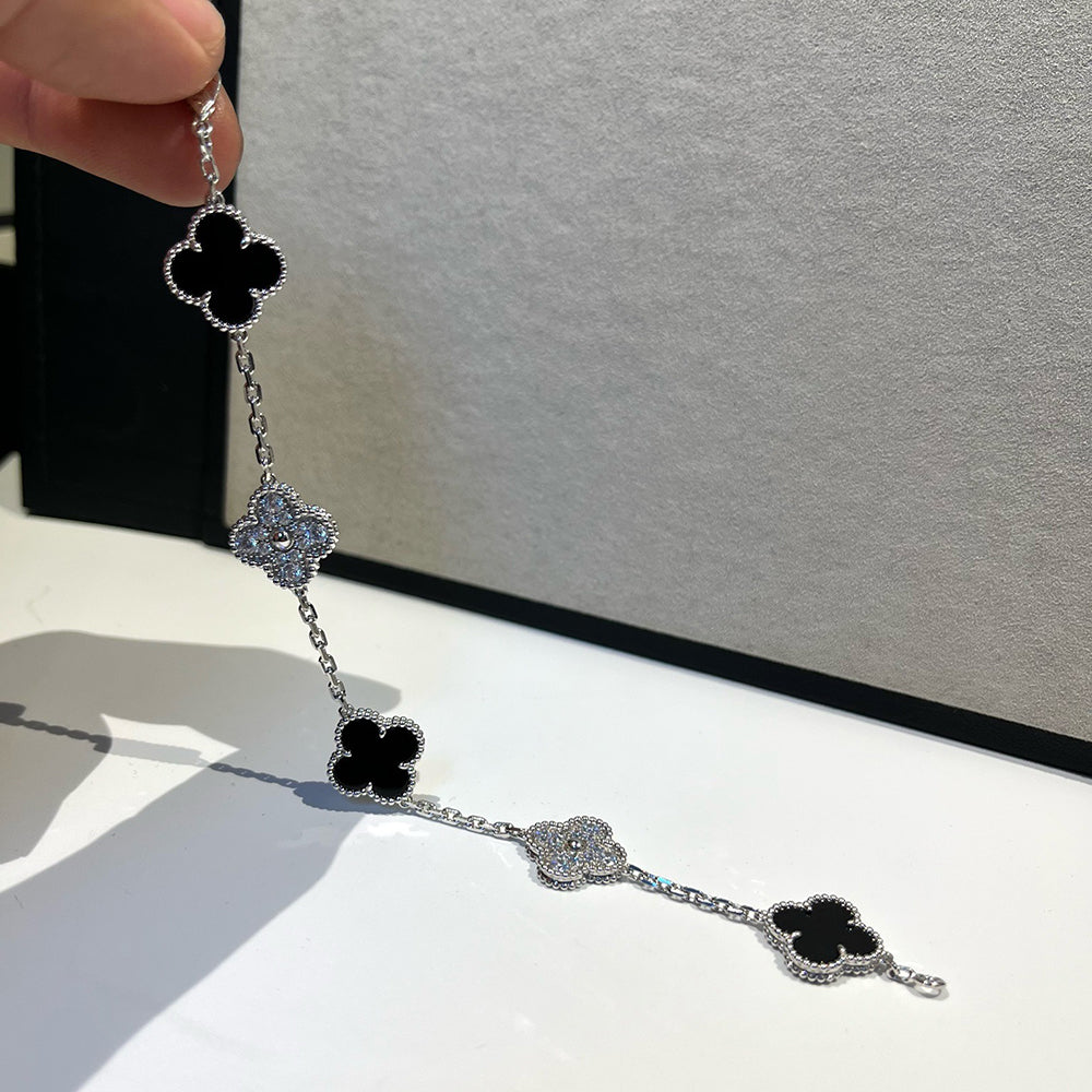 [AM]LUCKY CLOVER 5-MOTIF BRACELET - BLACK OXNY COLLECTION