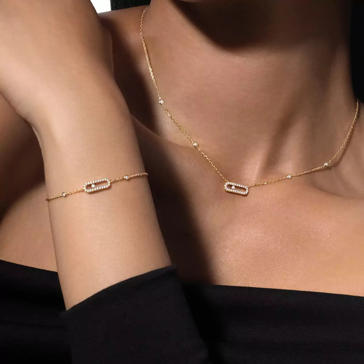[AM]MOVE UNO PENDANT NECKLACE