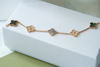 [AM]LUCKY CLOVER 5-MOTIF BRACELET - GREY MOTHER-OF-PEARL COLLECTION