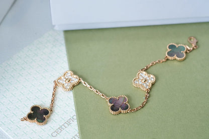 [AM]LUCKY CLOVER 5-MOTIF BRACELET - GREY MOTHER-OF-PEARL COLLECTION