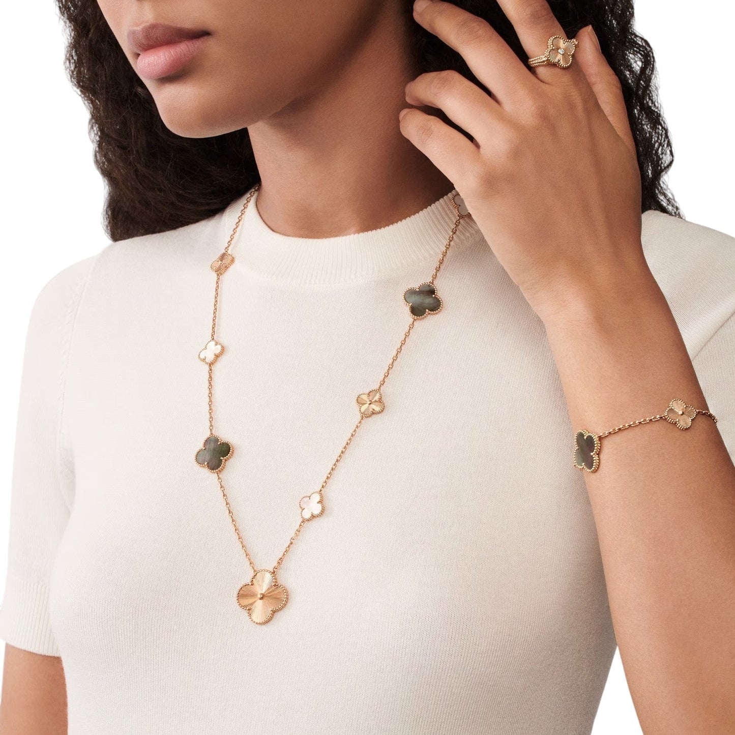[AM]DETACHABLE 15-MOTIF CLOVER STATEMENT SET - GREY MOTHER-OF-PEARL & LASER