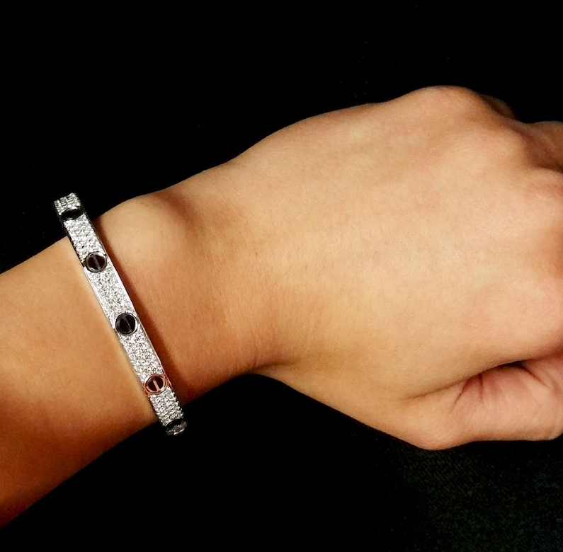 [AM]CLASSIC 6.1MM LOVE BANGLE - DIAMOND PAVÉ & BLACK CERAMIC