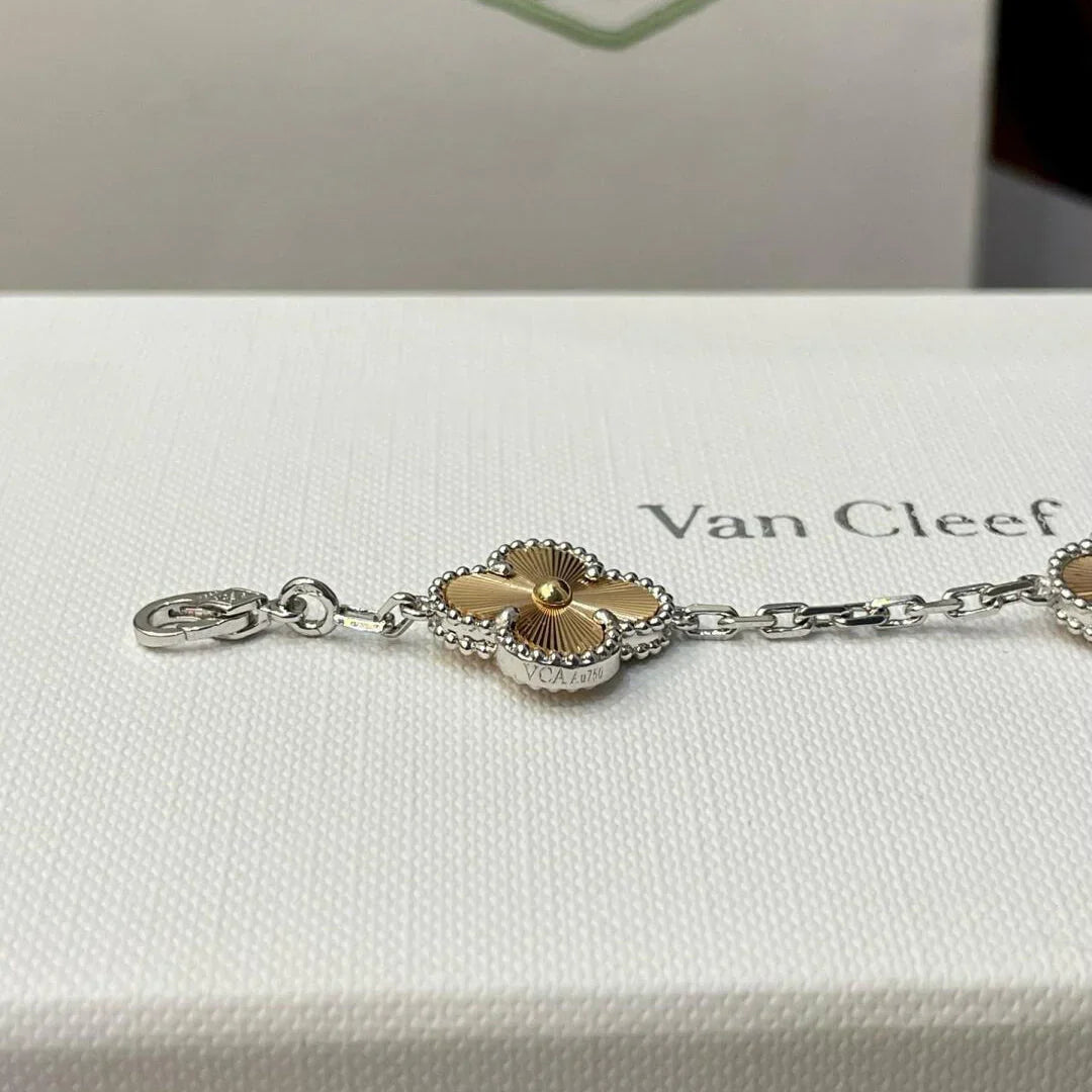 [AM]LUCKY CLOVER 5-MOTIF BRACELET - LASER COLLECTION