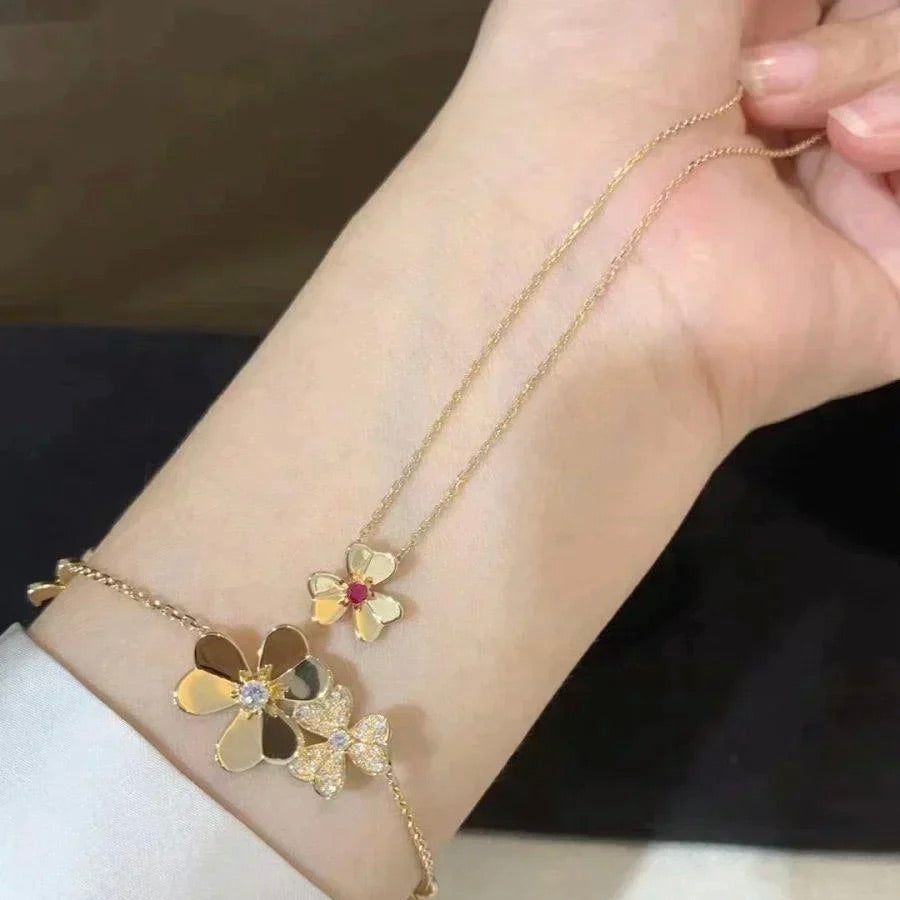 [AM]FRIVOLE FLORAL CHARM NECKLACE