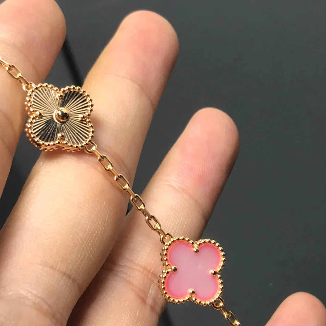 [AM]LUCKY CLOVER 5-MOTIF BRACELET - PINK MOTHER-OF-PEARL COLLECTION